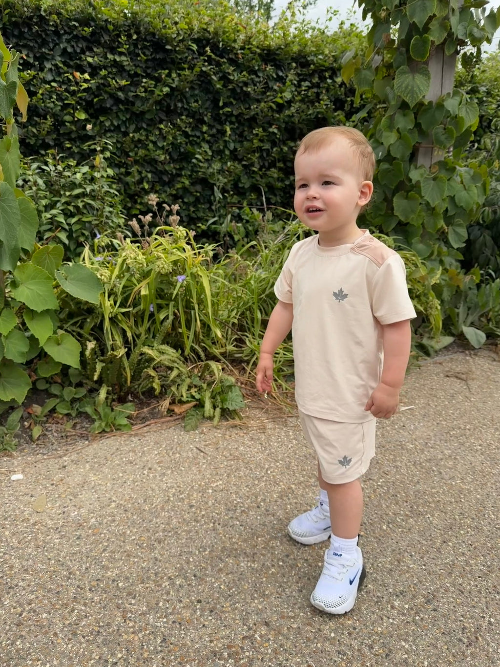 Essentials Beige